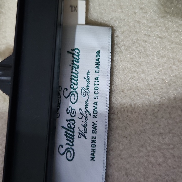 Like New Fleece Vest With Canada Goose - Picture 3 of 3